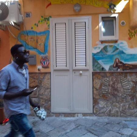 Casa Vacanza Mercato Ballaro' Palermo Exterior foto